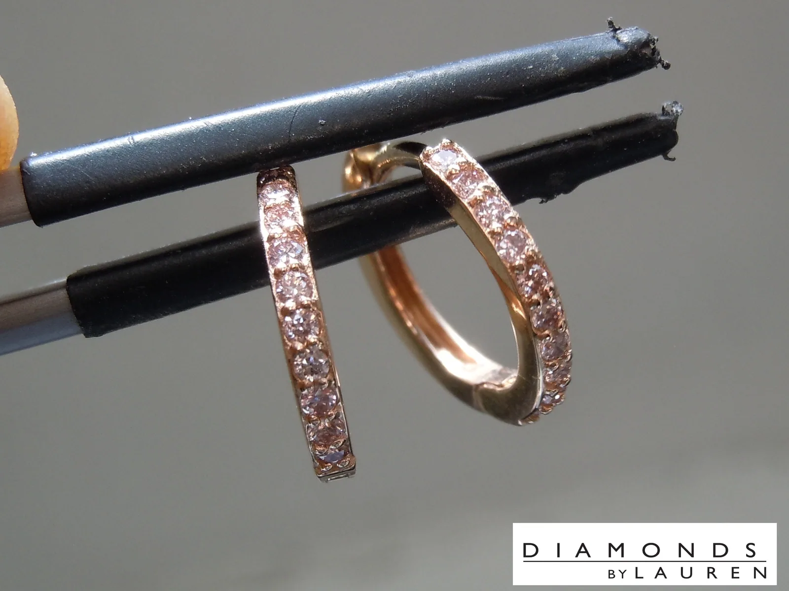 0.18ctw Pink Round Brilliant Diamond Earrings R10044