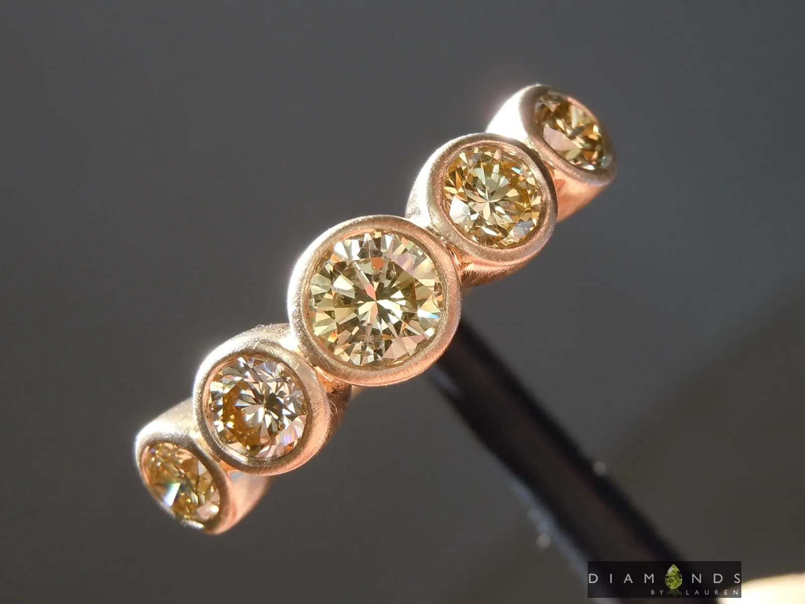 1.16ctw Yellow Round Brilliant Diamond Ring R10179