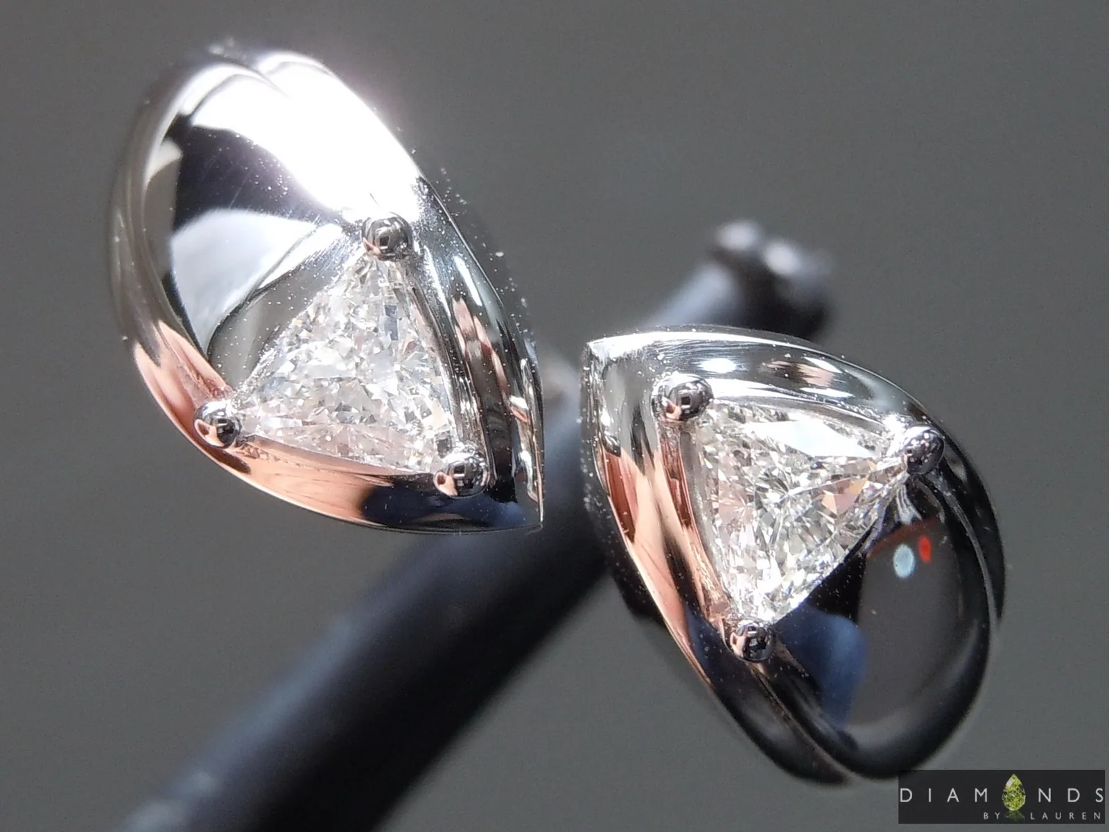 0.38ctw H Trilliant Diamond Ring R10212