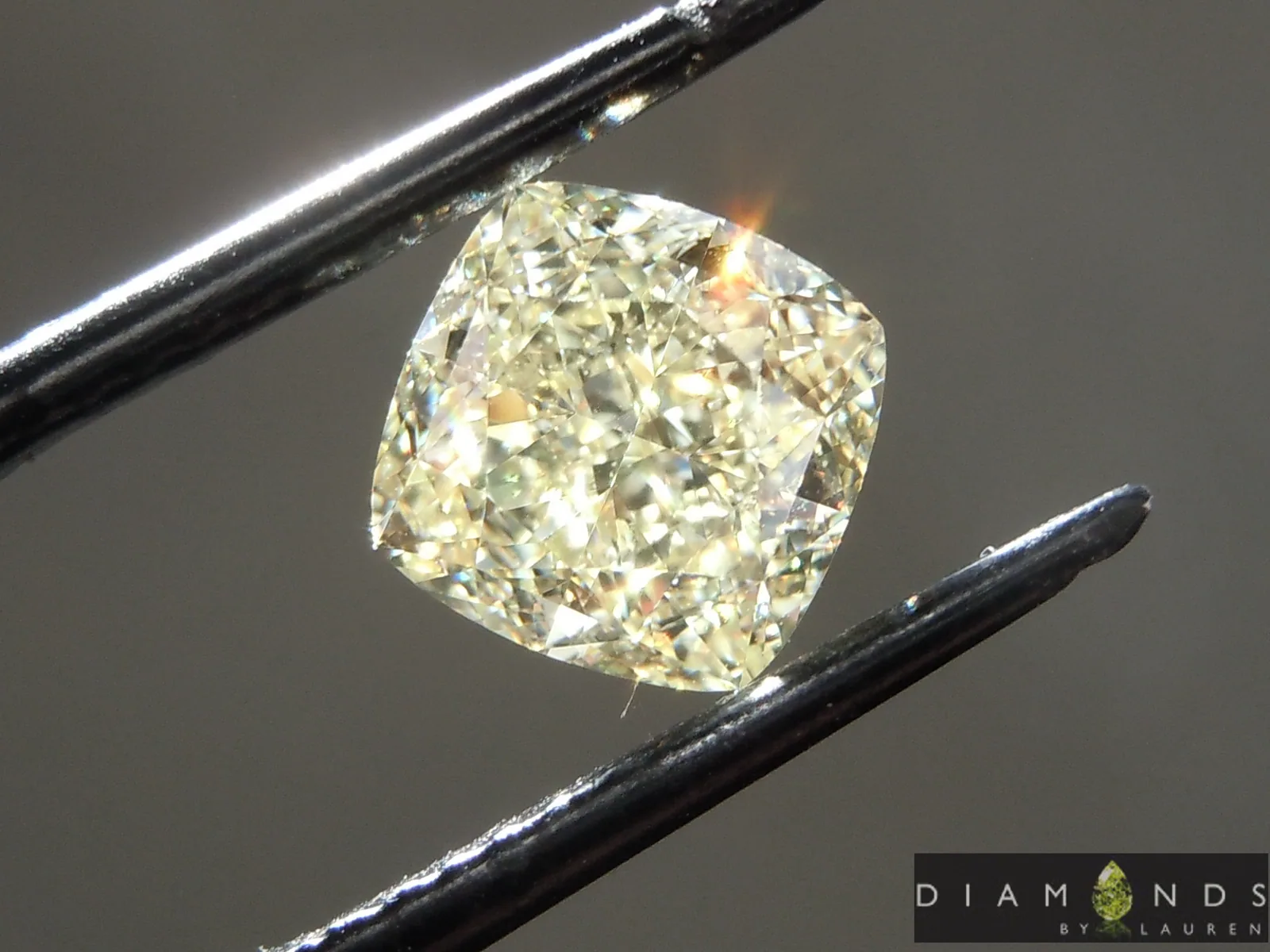 1.80ct W-X VVS1 Cushion Cut Diamond R10231
