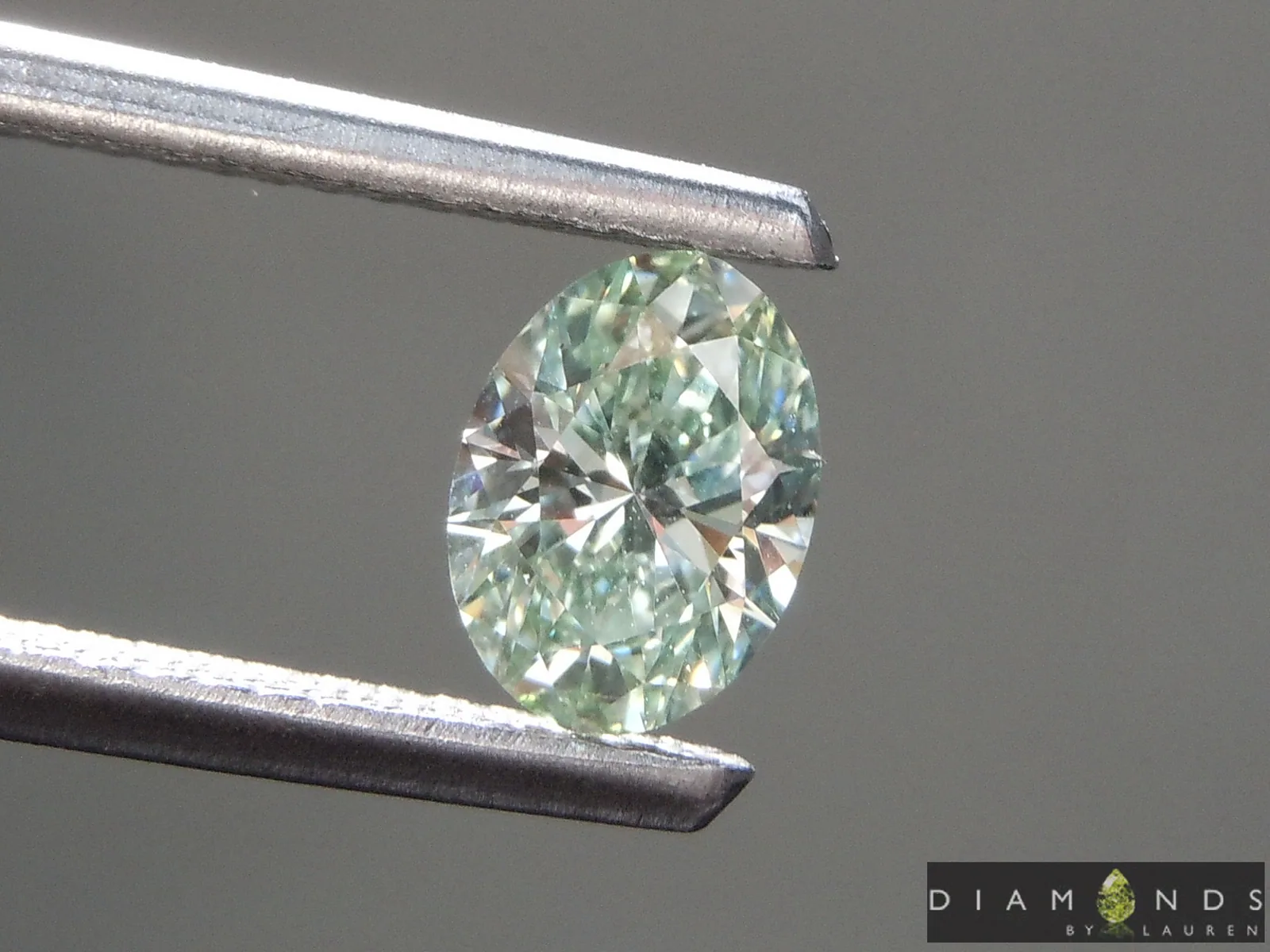 0.70ct Green VVS2 Oval Shape Lab Grown Diamond R10277
