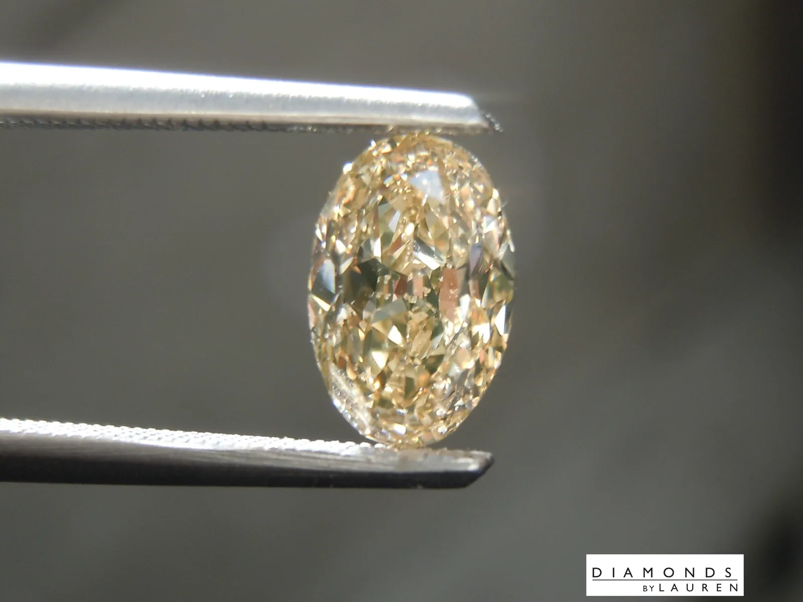 1.04ct Brown Oval Shape Diamond R10470