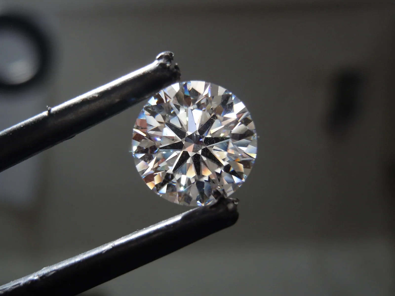2.23ct E VS1 Round GCAL 8X Lab Grown Diamond R10533