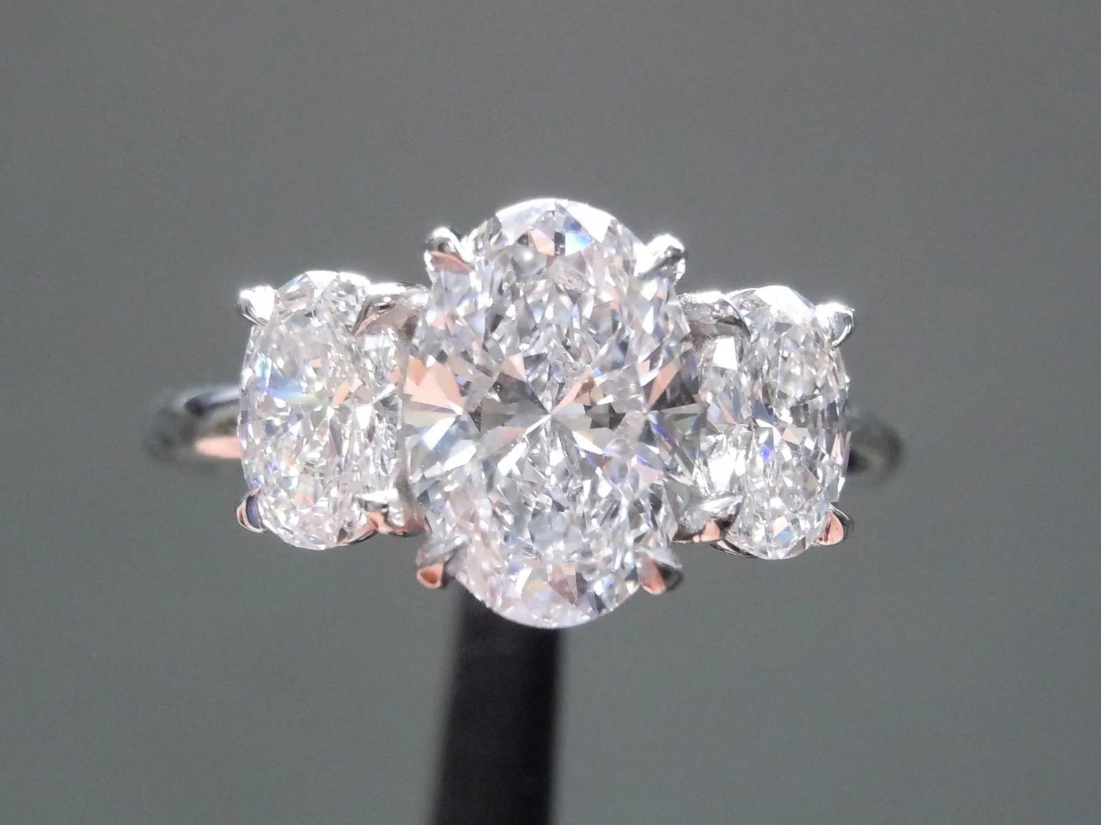 1.28ct E IF Oval Shape Lab Grown Diamond Ring R10601