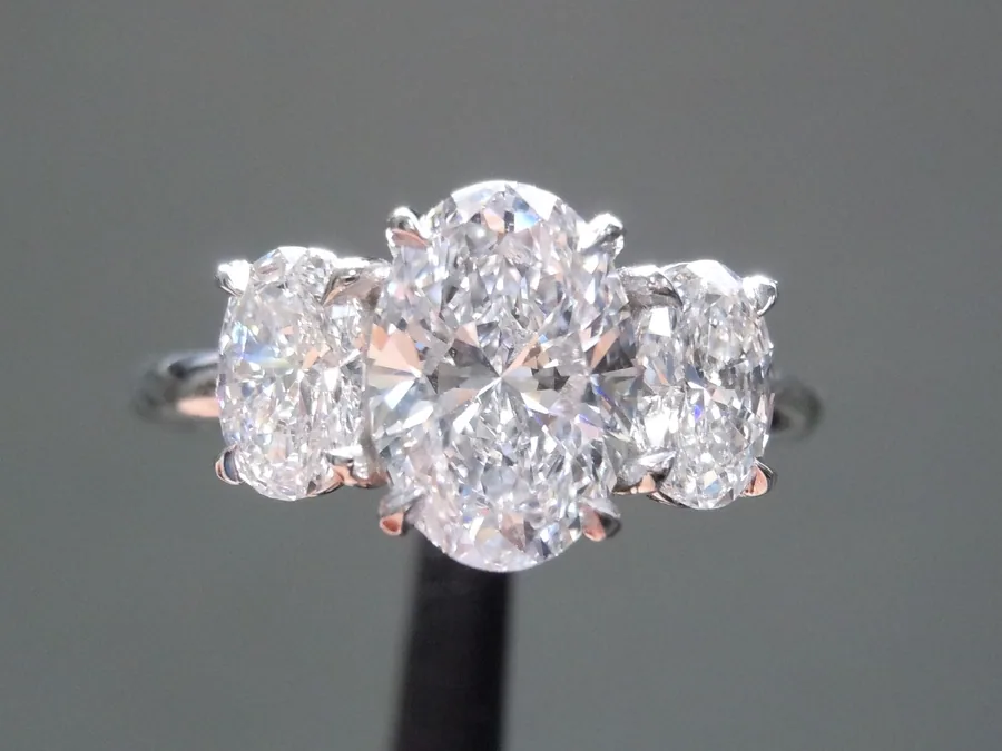 1.28ct E IF Oval Shape Lab Grown Diamond Ring R10601