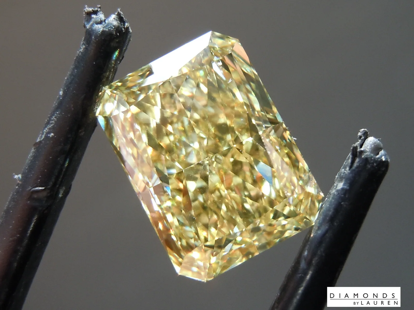 4.30ct Yellow VS2 Radiant Cut Lab Grown Diamond R10944