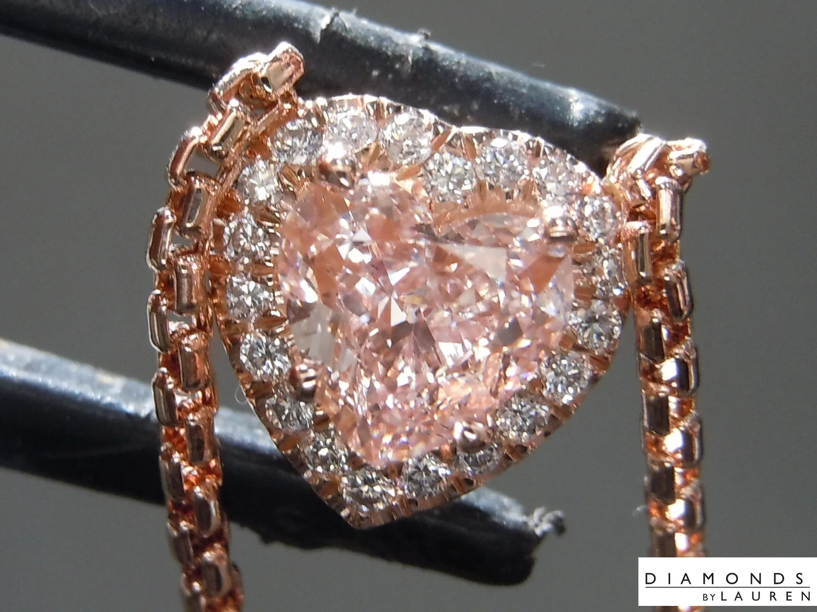 0.81ct Pink VS2 Heart Shape Lab Grown Diamond Pendant R11115