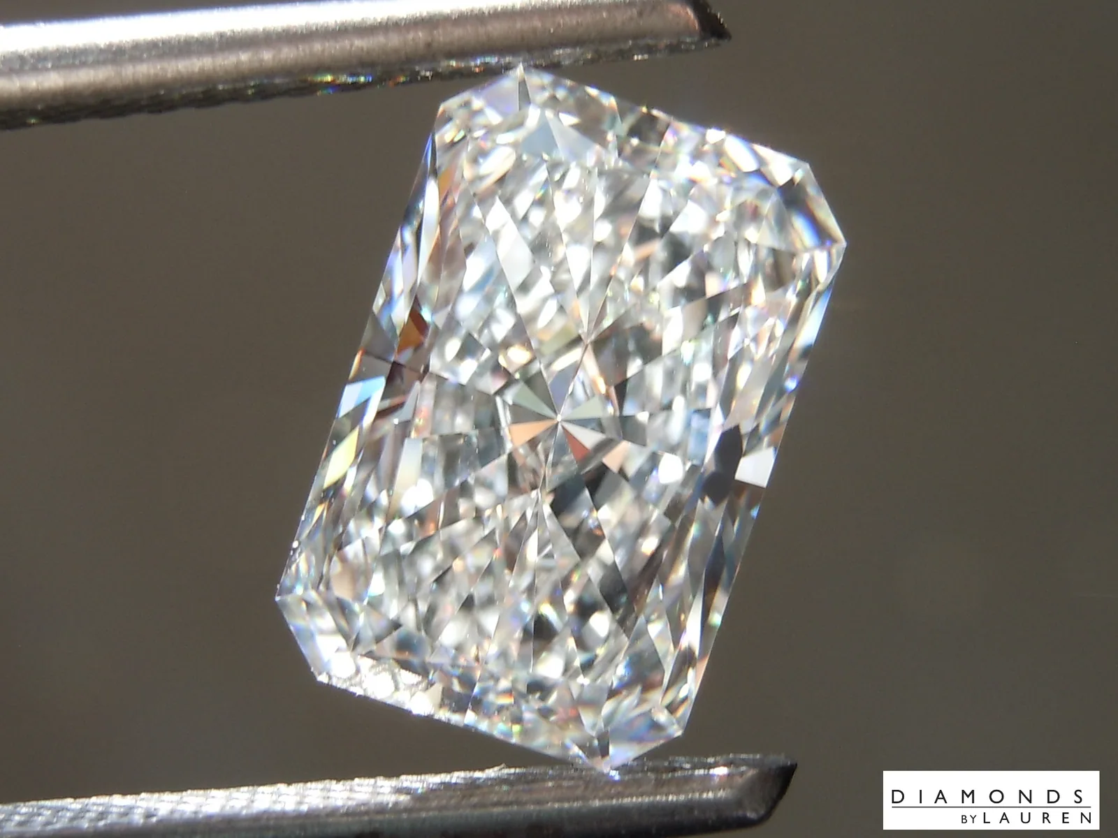 3.06ct E VVS2 Radiant Cut Lab Grown Diamond R11123