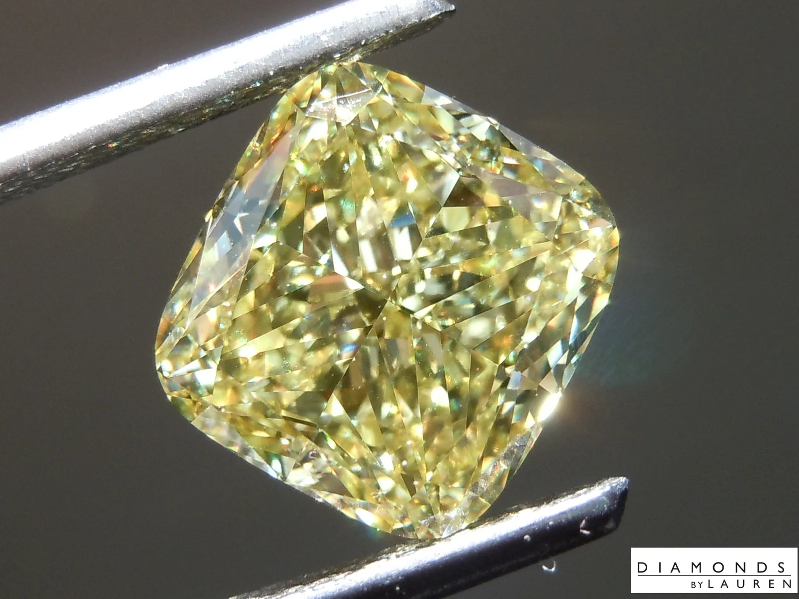 4.53ct Yellow VS1 Cushion Cut Lab Grown Diamond R11149