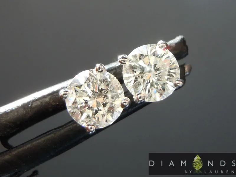 0.82ct I SI2 Round Diamond Earrings R2565