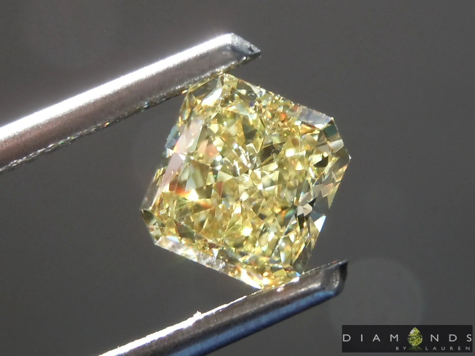 1.47ct Intense Yellow VS1 Radiant Diamond R6431