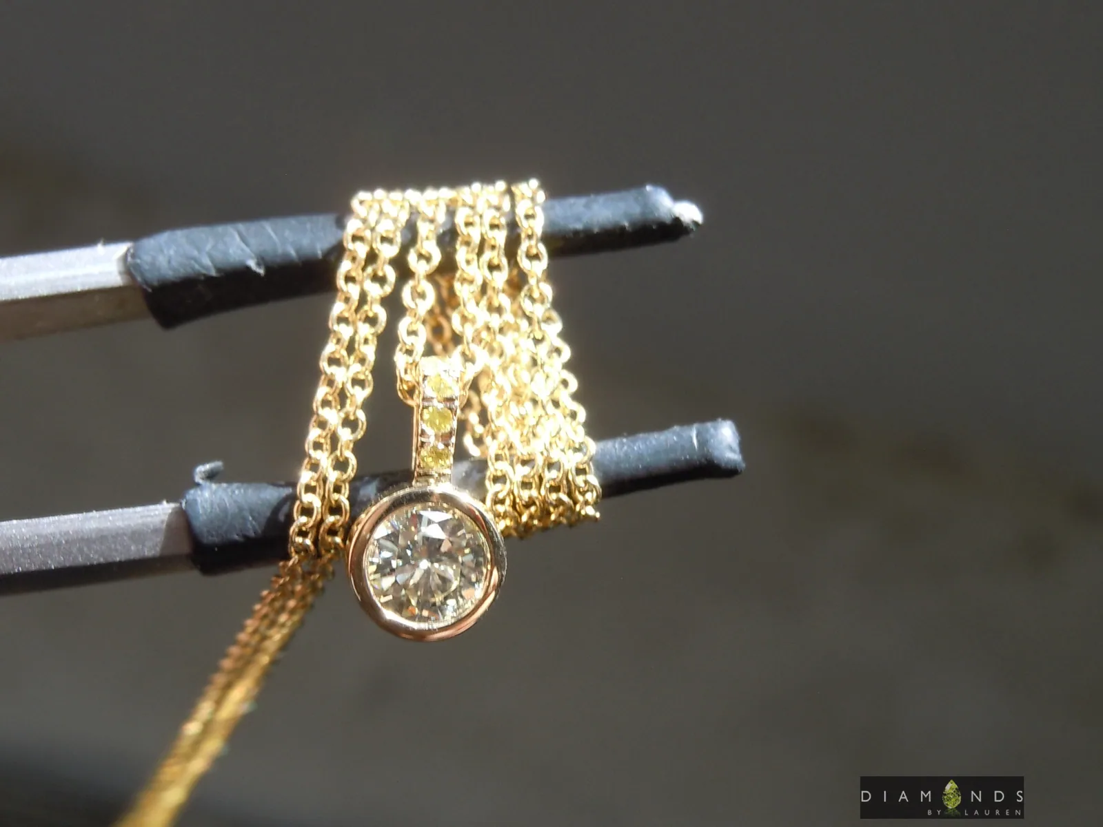 0.21ct W-X VS2 Round Brilliant Diamond Pendant R6583