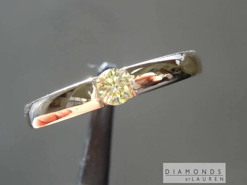 0.18ct Greenish Yellow VS2 Round Brilliant Diamond Ring R7919