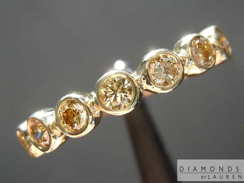 0.72ctw Yellow Round Brilliant Diamond Ring R8535