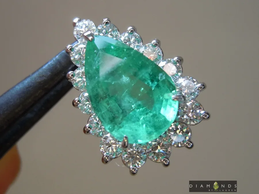 2.55ct Pear Shape Emerald Necklace R9690